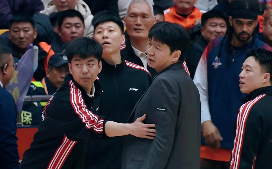 开云中文官网-爆砍42分！克里斯大号2双，CBA焦点1战：山东险胜，2大外援咋回事