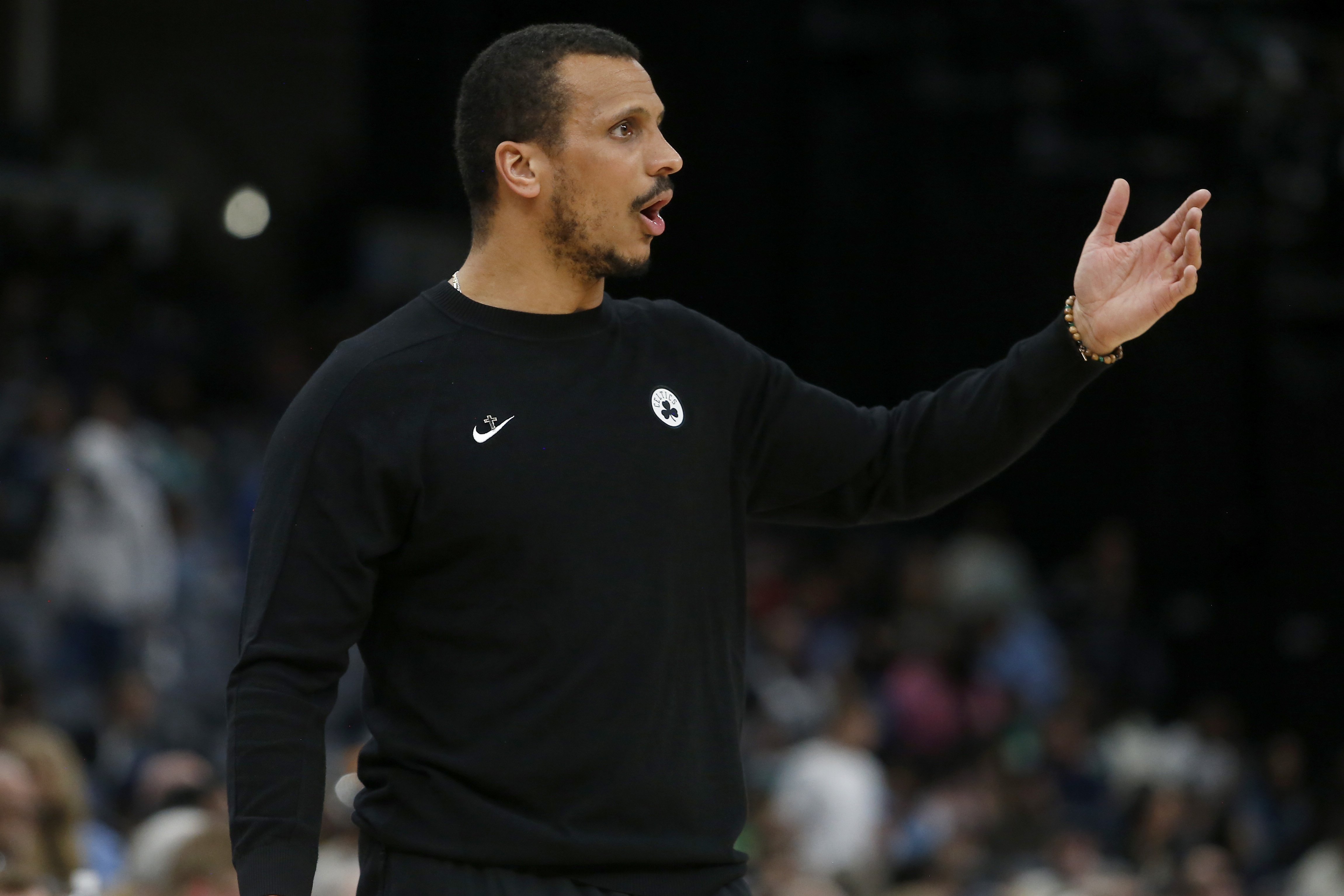 马祖拉：无论谁出场 我们的要求始终不变 今天的标准与前81场一致